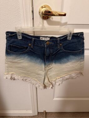 Free People Indigo-to-Cream Ombre Denim Lace-Trim Shorts vintage NWOT